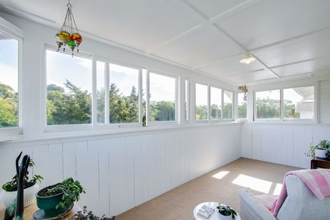 Photo of property in 17 May Avenue, Hospital Hill, Napier, 4110