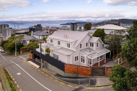Photo of property in 15 Wesley Road, Kelburn, Wellington, 6012