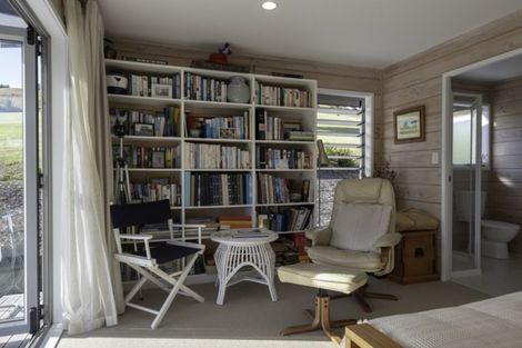 Photo of property in 16 Te Akau Drive, Russell, 0272