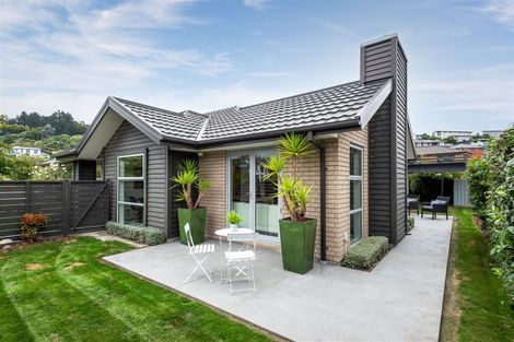 Photo of property in 28 Holbrook Way, Westmorland, Christchurch, 8025