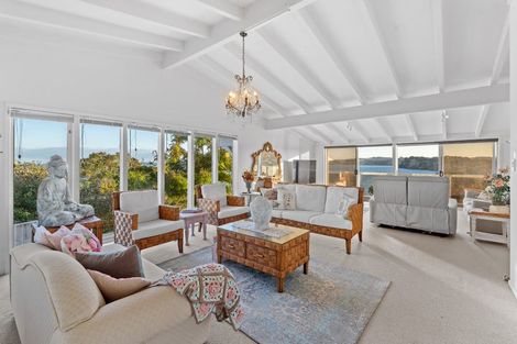 Photo of property in 819 Whangaparaoa Road, Manly, Whangaparaoa, 0930