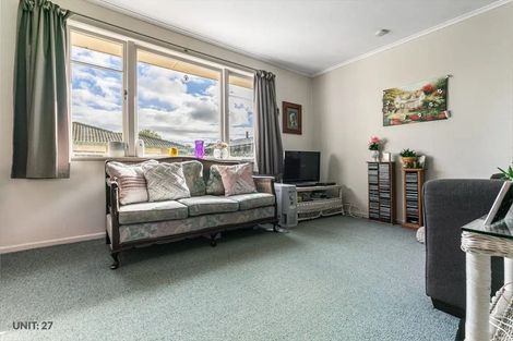 Photo of property in 27 Coniston Avenue, Te Atatu South, Auckland, 0610