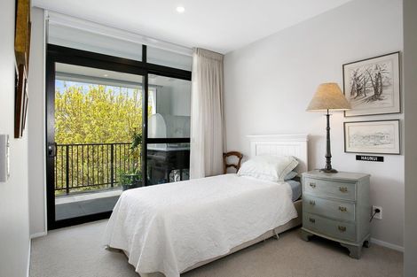 Photo of property in 204/86 Alpha Street, Cambridge, 3434