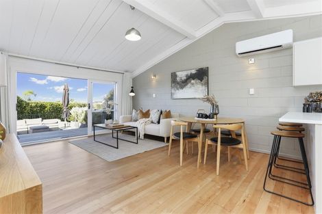 Photo of property in 1/23a Gladstone Road, Northcote, Auckland, 0627