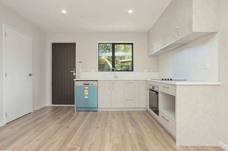 Photo of property in 3/30 West Coast Road, Glen Eden, Auckland, 0602