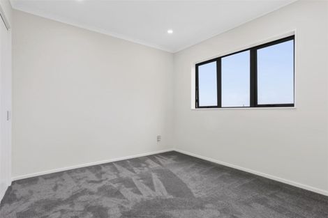 Photo of property in 4225b Great North Road, Glendene, Auckland, 0602