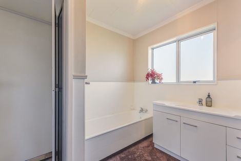 Photo of property in 2 Coach Place, Brightwater, 7022