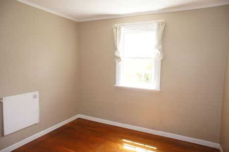 Photo of property in 2/42c Schnapper Rock Road, Schnapper Rock, Auckland, 0632