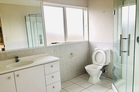 Photo of property in 1 Arrathorne Place, Northpark, Auckland, 2013