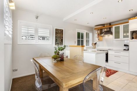 Photo of property in 1/32 Kitchener Road, Milford, Auckland, 0620