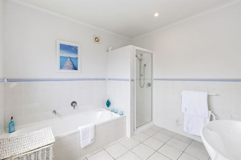 Photo of property in 12/102 Greenhithe Road, Greenhithe, Auckland, 0632