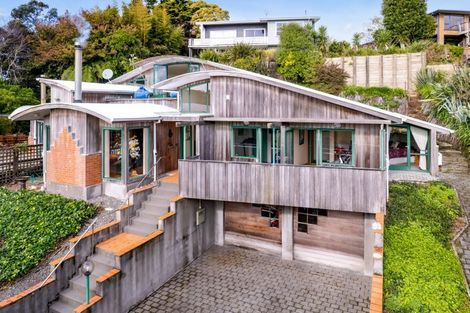 Photo of property in 1 Te Mara Place, Merrilands, New Plymouth, 4312