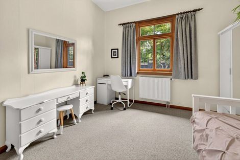 Photo of property in 77 Pahiatua Street, Hokowhitu, Palmerston North, 4410