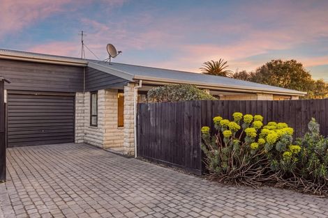 Photo of property in 3/100 Baker Street, New Brighton, Christchurch, 8083