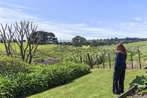 Photo of property in 9 Chatswood Grove, Fitzroy, New Plymouth, 4312