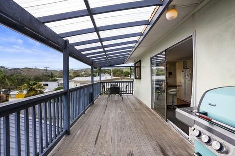 Photo of property in 20 Bertram Road, Kawakawa Bay, 2585