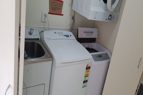 Photo of property in 8c Schnapper Rock Road, Schnapper Rock, Auckland, 0632