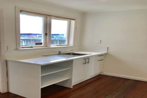 Photo of property in 26 Reid Road, New Lynn, Auckland, 0600