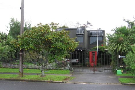 Photo of property in 130 Tiraumea Drive, Pakuranga, Auckland, 2010