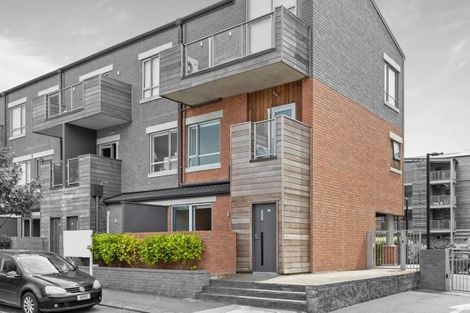 Photo of property in 6/160c Hobsonville Point Road, Hobsonville, Auckland, 0616