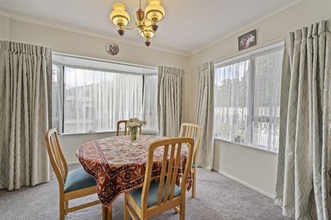 Photo of property in 32 Eruini Street, Waikanae Beach, Waikanae, 5036
