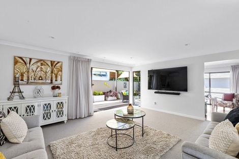 Photo of property in 9 Marie Avenue, Red Beach, 0932