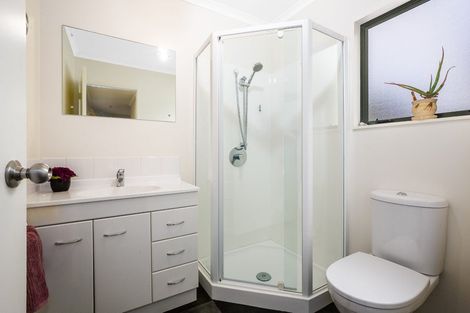 Photo of property in 138 Woodman Drive, Tawa, Wellington, 5028