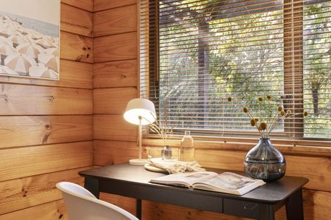 Photo of property in 14 Cochran Road, Oratia, Auckland, 0604