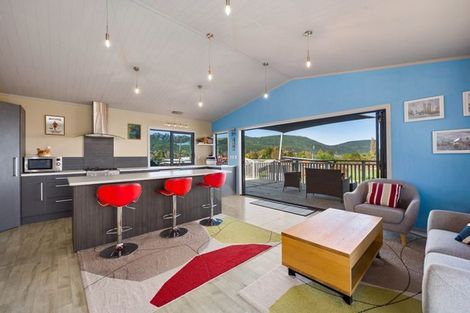 Photo of property in 136 Lisland Drive, Kinloch, Taupo, 3377