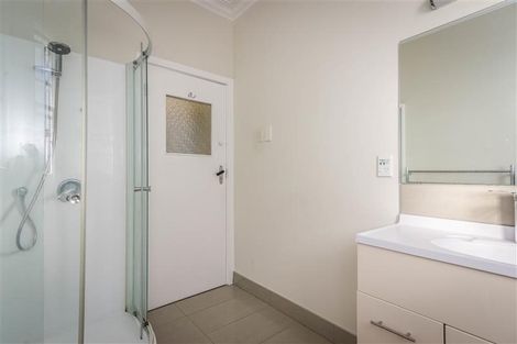 Photo of property in 63 Hutchinson Avenue, New Lynn, Auckland, 0600