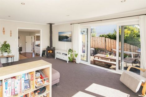 Photo of property in 11 Titoki Road, Raumati Beach, Paraparaumu, 5032