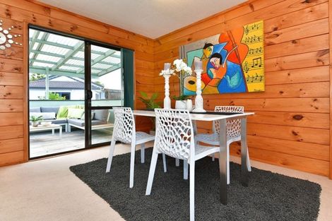 Photo of property in 33 Charlotte Street, Stanmore Bay, Whangaparaoa, 0932