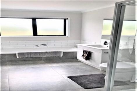 Photo of property in 310a Lakes Boulevard, Pyes Pa, Tauranga, 3112