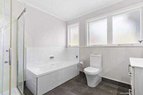 Photo of property in 6 Winston Street, Crofton Downs, Wellington, 6035