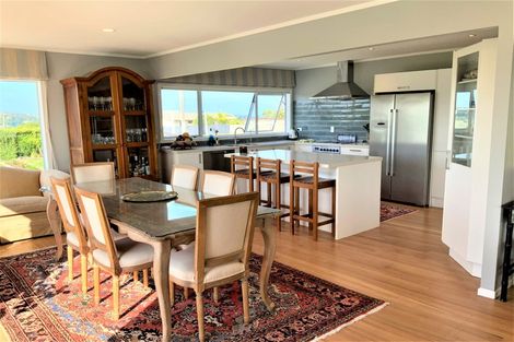 Photo of property in 22 Melandra Road, Stanmore Bay, Whangaparaoa, 0932