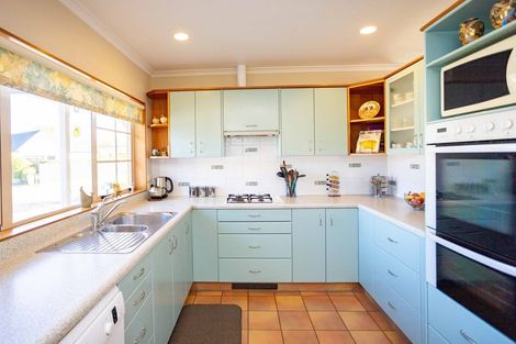 Photo of property in 2 Holdsworth Drive, Otamatea, Whanganui, 4500