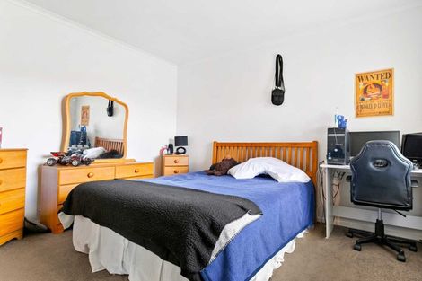 Photo of property in 32 Hewlett Road, Massey, Auckland, 0614