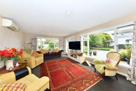 Photo of property in 19 Middlepark Road, Sockburn, Christchurch, 8042