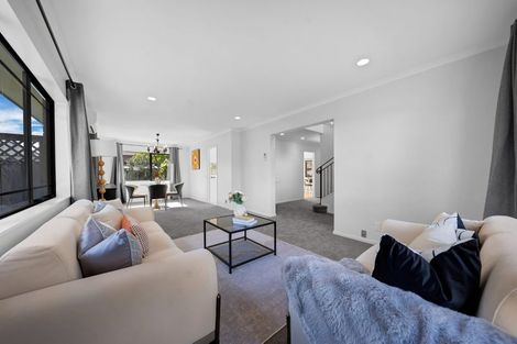 Photo of property in 26 Thornbury Crescent, East Tamaki Heights, Auckland, 2016