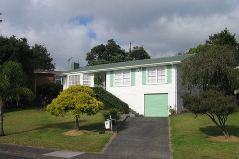 Photo of property in 12 Normanton Street, Glenfield, Auckland, 0629