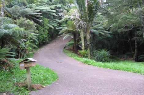 Photo of property in 19 Cascade Avenue, Waiatarua, Auckland, 0604