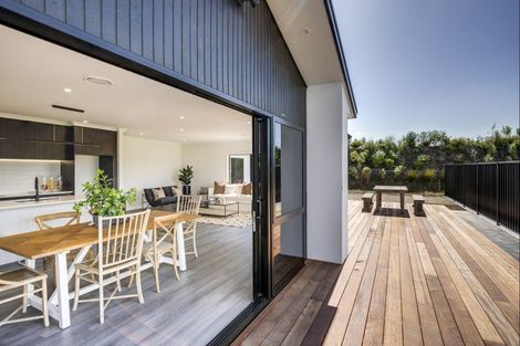 Photo of property in 15 Arihi Crescent, Frimley, Hastings, 4120