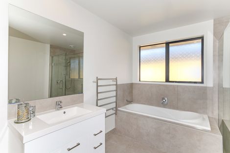 Photo of property in 4 Muirhill Place, Pokeno, 2402