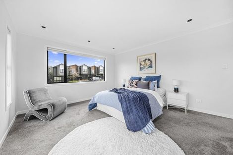 Photo of property in 1 Luff Place, Long Bay, Auckland, 0630