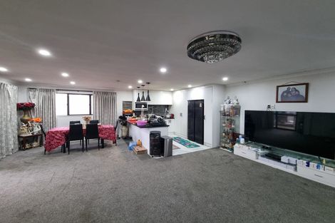 Photo of property in 47 Buckingham Crescent, Papatoetoe, Auckland, 2025