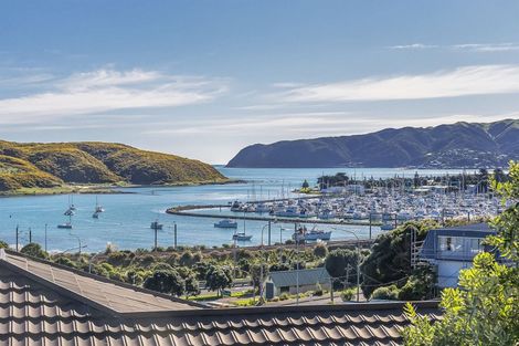 Photo of property in 4 Kiriwai Road, Paremata, Porirua, 5024