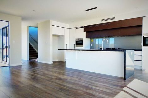 Photo of property in 10 Fjord Way, Karaka, Papakura, 2113