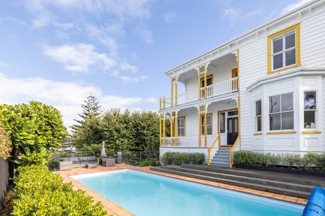 Photo of property in 15 Sealy Road, Bluff Hill, Napier, 4110