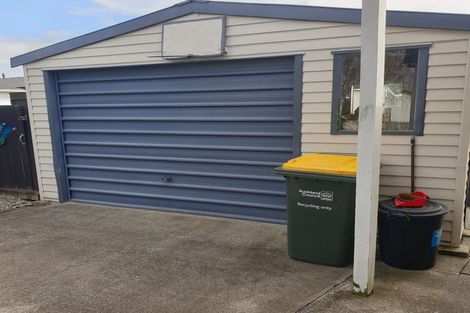 Photo of property in 40 Edgewater Parade, Waiuku, 2123