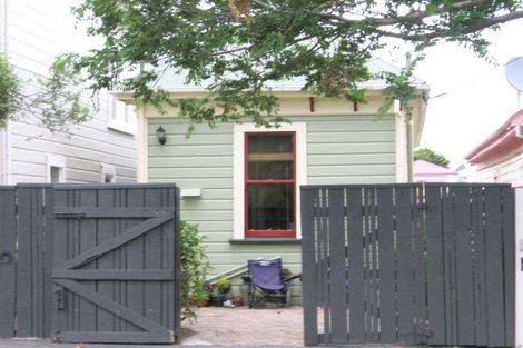 Photo of property in 53 Te Wharepouri Street, Berhampore, Wellington, 6023